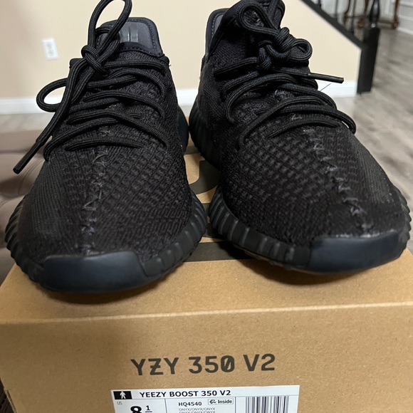 NWOT 8.5 Black Yeezy Boost 350V2 onyx HQ4540 - Picture 7 of 7